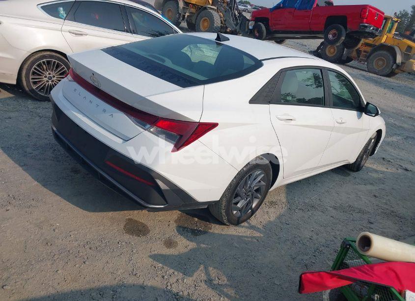 Photo 4 of 2024 Hyundai Elantra SEL (VIN KMHLM4DG7RU651028)