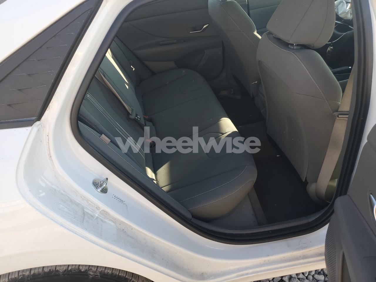 Photo 10 of 2024 HYUNDAI ELANTRA SEL (VIN KMHLM4DG7RU685101)