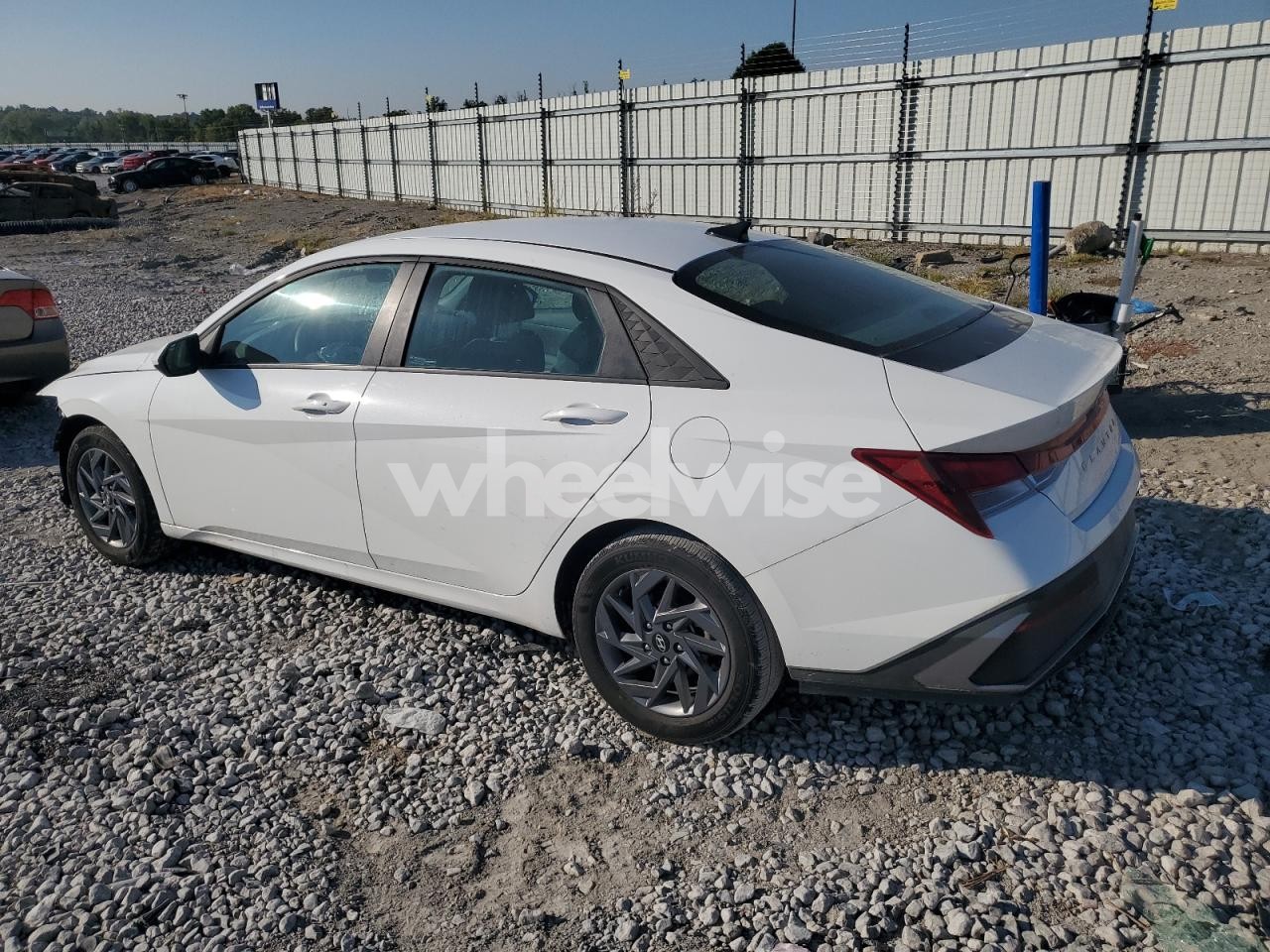 Photo 2 of 2024 HYUNDAI ELANTRA SEL (VIN KMHLM4DG7RU685101)