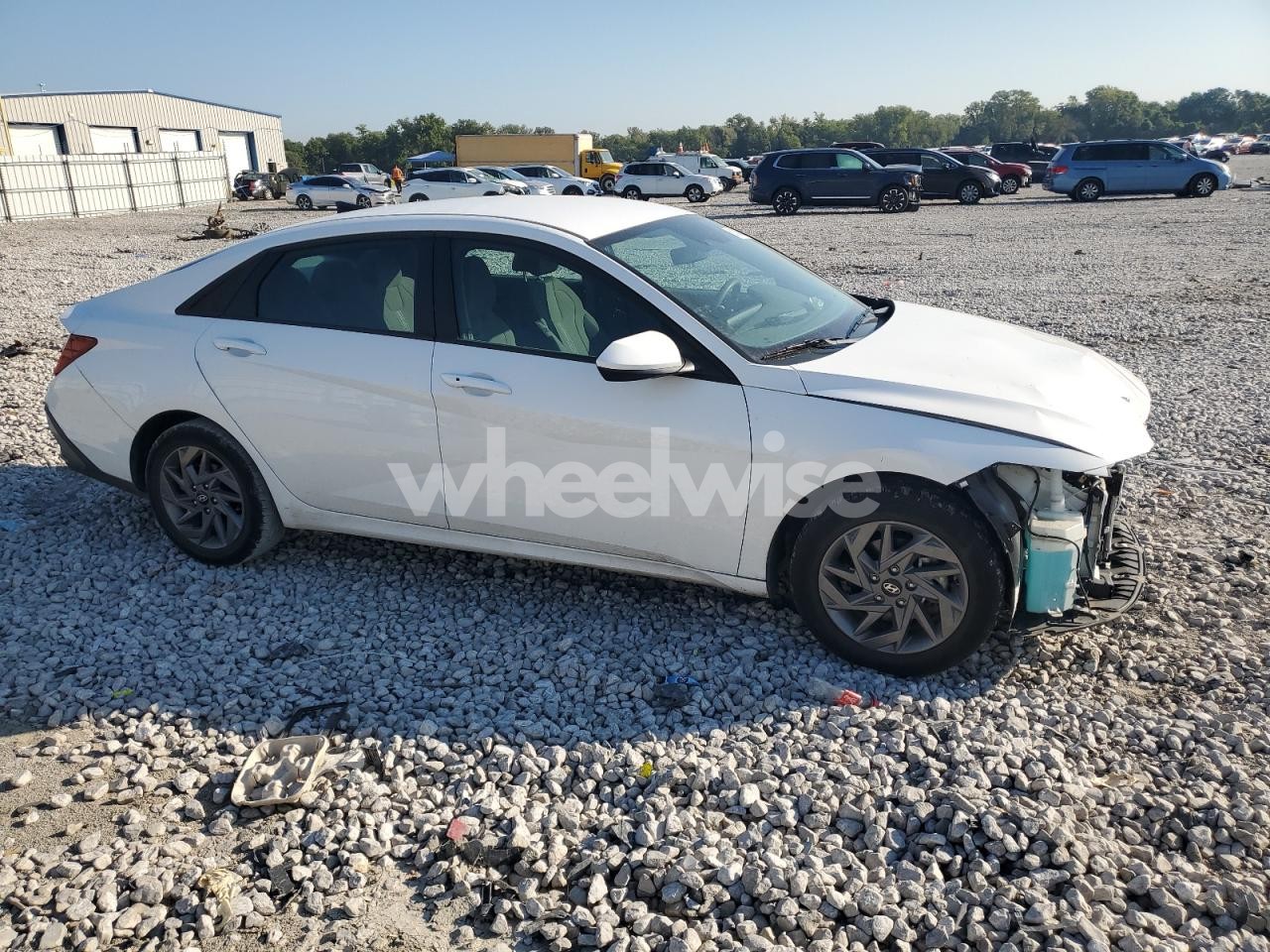 Photo 4 of 2024 HYUNDAI ELANTRA SEL (VIN KMHLM4DG7RU685101)