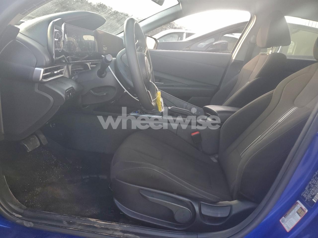 Photo 7 of 2024 HYUNDAI ELANTRA SEL (VIN KMHLM4DG7RU785859)