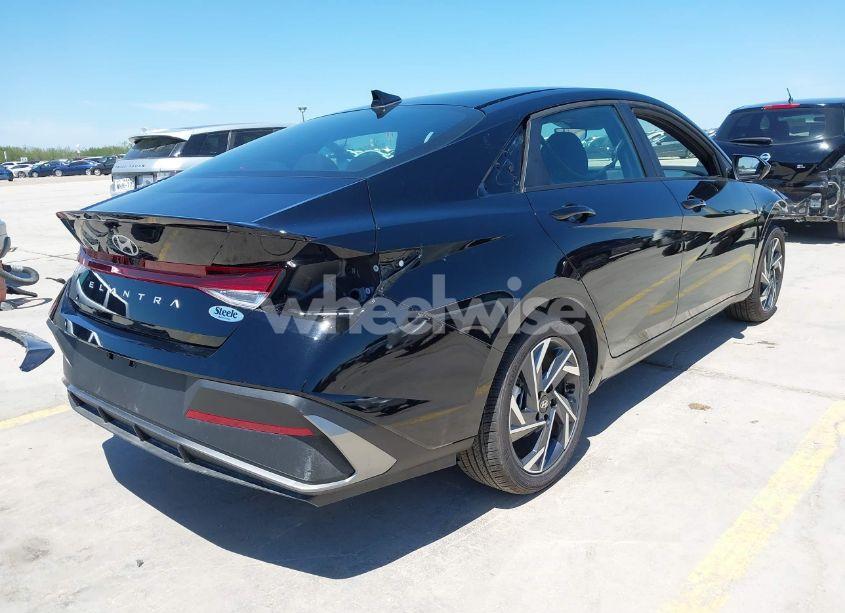 Photo 4 of 2025 Hyundai Elantra SEL SPORT (VIN KMHLM4DG7SU917864)