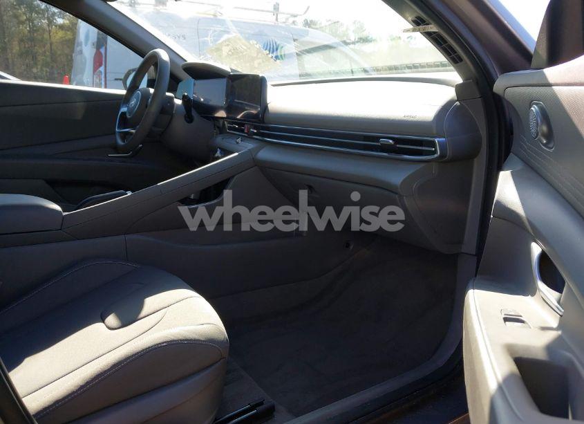 Photo 5 of 2024 Hyundai Elantra SEL (VIN KMHLM4DG8RU659817)