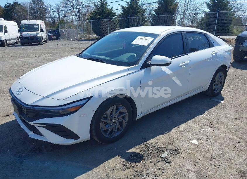 Photo 2 of 2024 Hyundai Elantra SEL (VIN KMHLM4DG8RU659994)