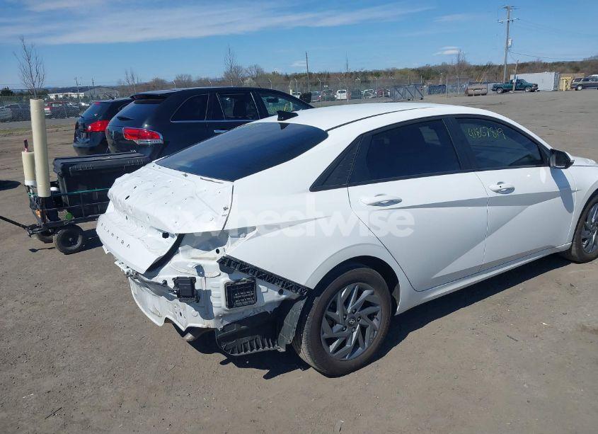 Photo 4 of 2024 Hyundai Elantra SEL (VIN KMHLM4DG8RU659994)