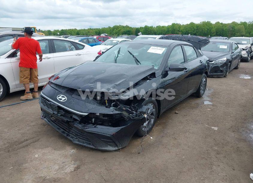 Photo 2 of 2024 Hyundai Elantra SEL (VIN KMHLM4DG8RU690033)