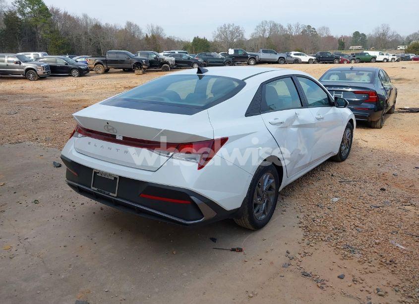 Photo 4 of 2024 Hyundai Elantra SEL (VIN KMHLM4DG8RU734970)
