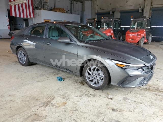 Photo 4 of 2024 HYUNDAI ELANTRA SEL (VIN KMHLM4DG8RU777186)
