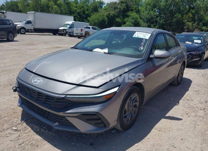 Photo 2 of 2024 Hyundai Elantra SEL (VIN KMHLM4DG8RU786020)