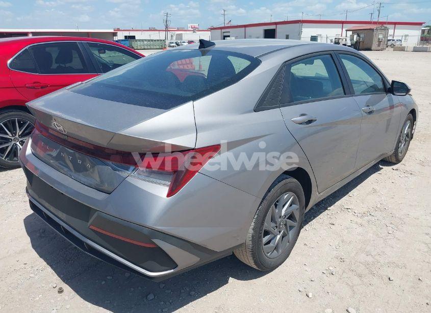 Photo 4 of 2024 Hyundai Elantra SEL (VIN KMHLM4DG8RU786020)