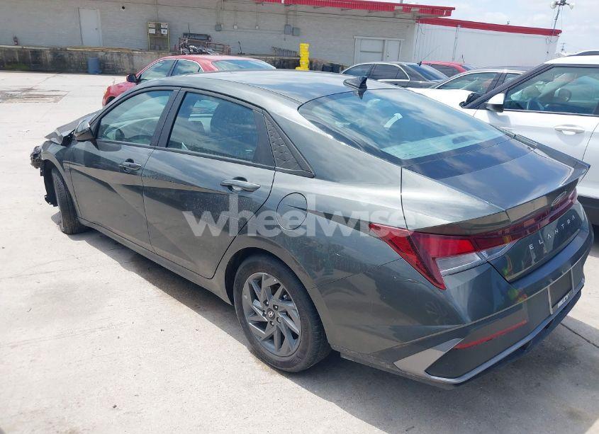 Photo 3 of 2024 Hyundai Elantra SEL (VIN KMHLM4DG8RU810526)
