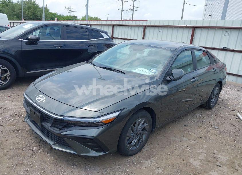 Photo 2 of 2024 Hyundai Elantra SEL (VIN KMHLM4DG9RU787905)