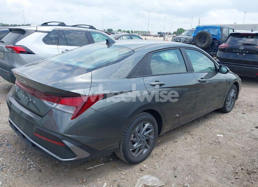 Photo 4 of 2024 Hyundai Elantra SEL (VIN KMHLM4DG9RU787905)
