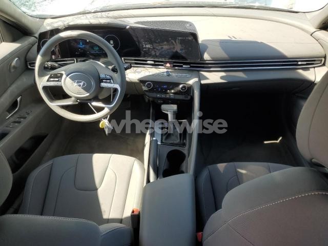 Photo 2 of 2024 HYUNDAI ELANTRA SEL (VIN KMHLM4DG9RU831966)