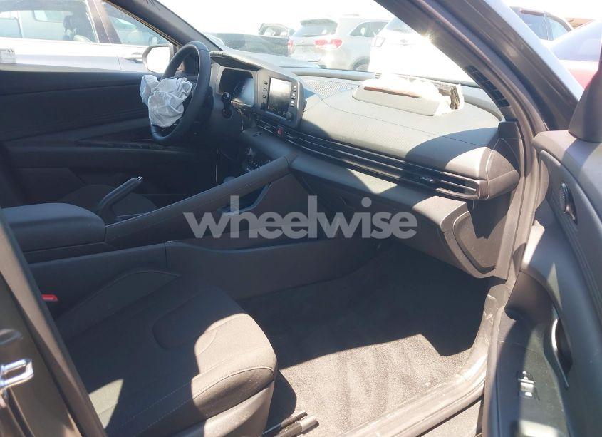 Photo 5 of 2025 Hyundai Elantra SEL SPORT (VIN KMHLM4DG9SU909488)