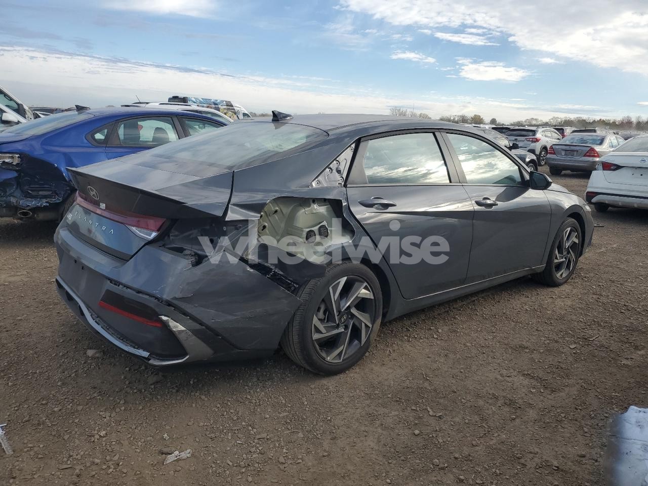 Photo 3 of 2025 HYUNDAI ELANTRA SEL SPORT (VIN KMHLM4DG9SU915758)