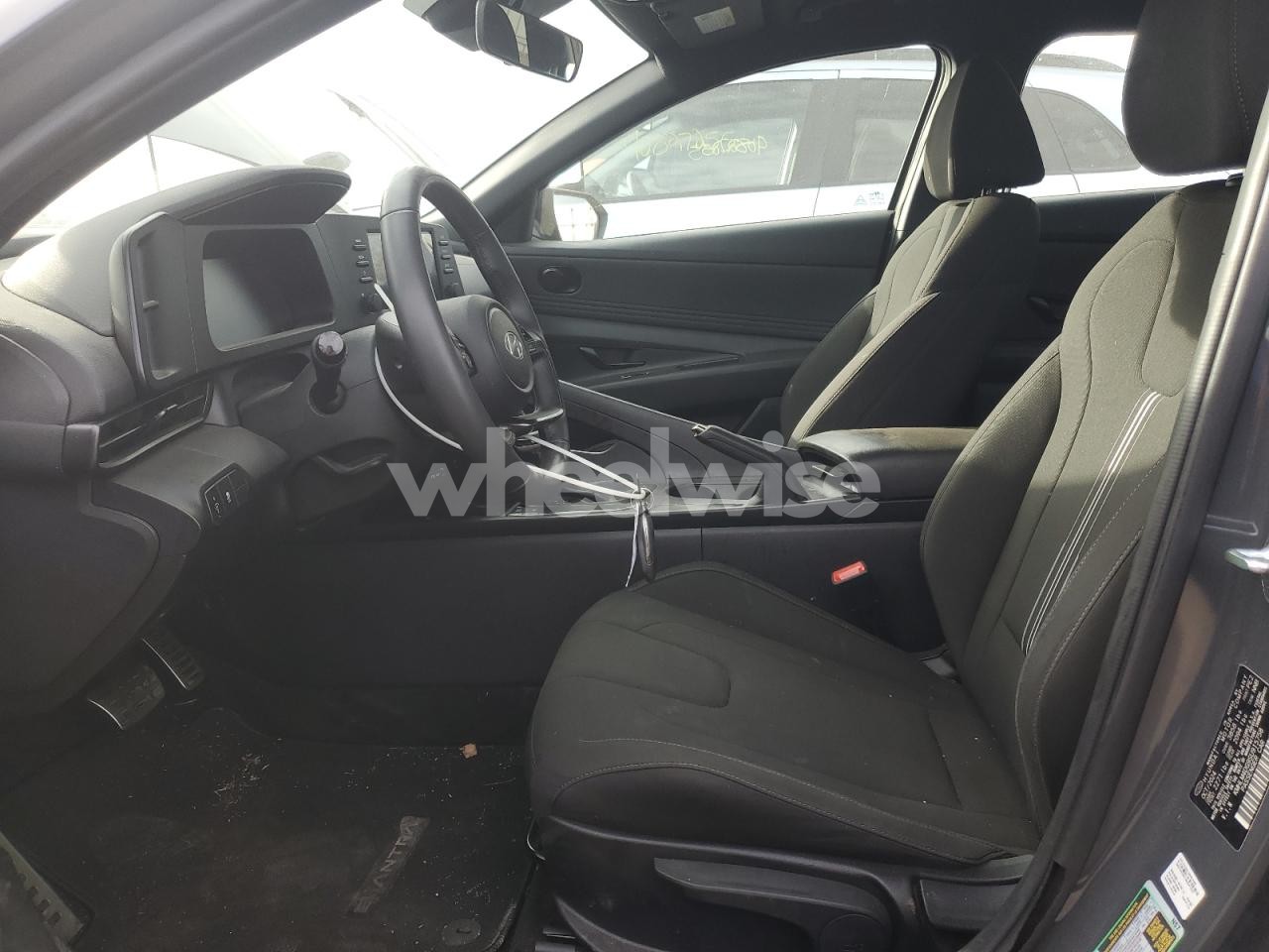 Photo 7 of 2025 HYUNDAI ELANTRA SEL SPORT (VIN KMHLM4DG9SU915758)