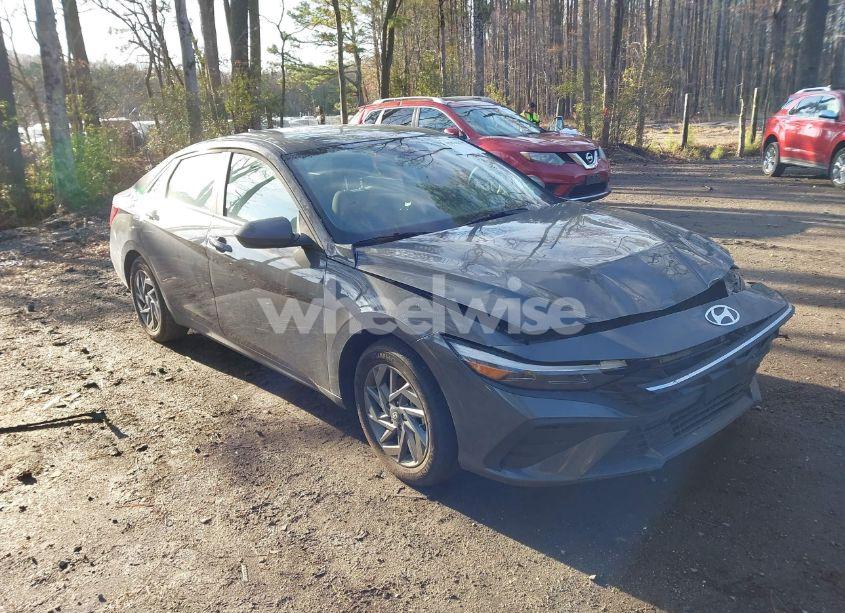 2024 Hyundai Elantra SEL (VIN KMHLM4DGXRU832768) main photo
