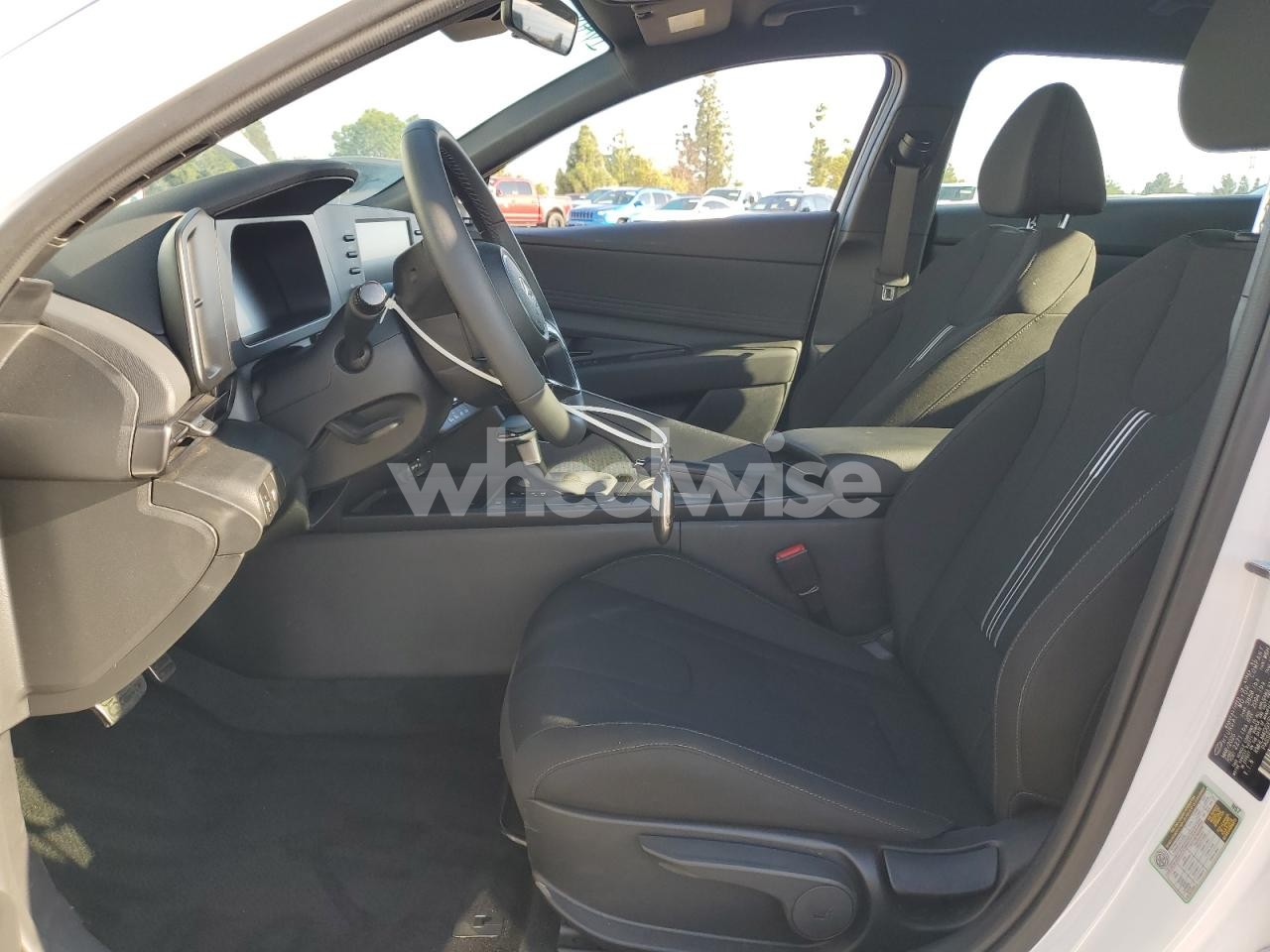 Photo 7 of 2025 HYUNDAI ELANTRA SEL SPORT (VIN KMHLM4DGXSU010431)