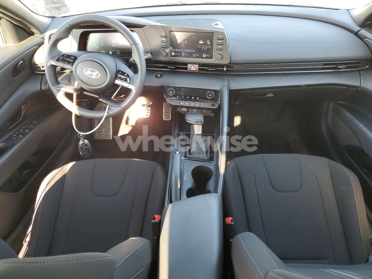 Photo 8 of 2025 HYUNDAI ELANTRA SEL SPORT (VIN KMHLM4DGXSU010431)