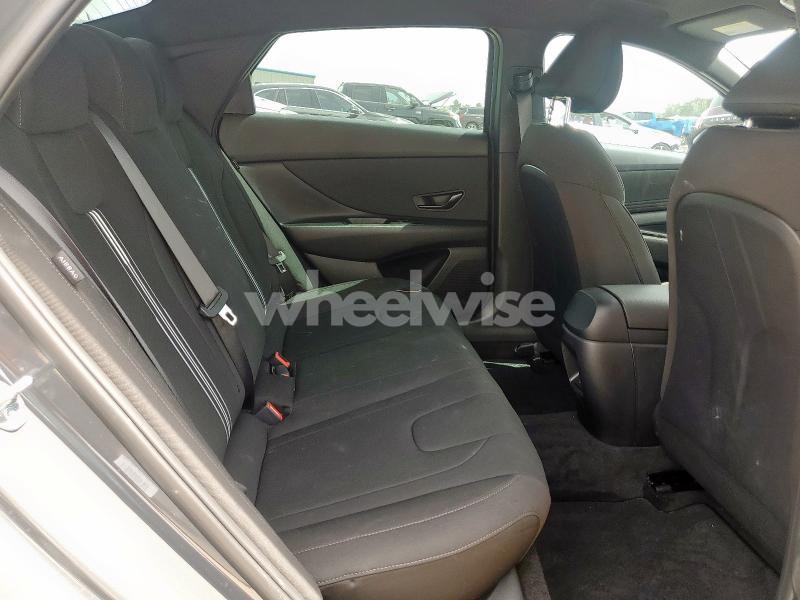 2025 HYUNDAI ELANTRA SEL SPORT (VIN KMHLM4DGXSU978111) main photo