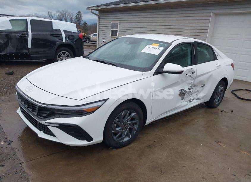 Photo 2 of 2024 Hyundai Elantra HYBRID BLUE (VIN KMHLM4DJ0RU103318)