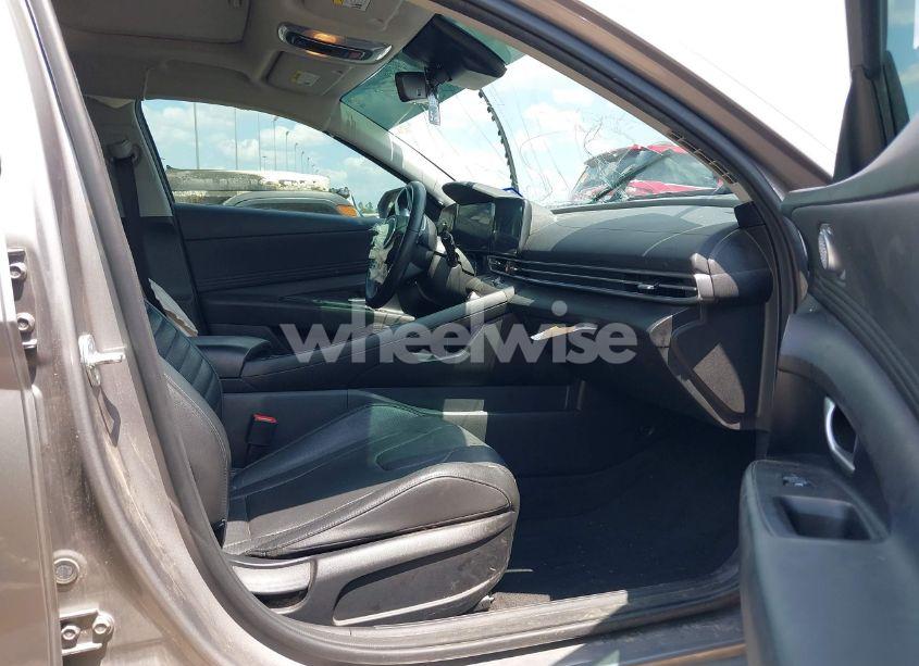 Photo 5 of 2023 Hyundai Elantra HYBRID LIMITED (VIN KMHLN4AJ6PU053040)