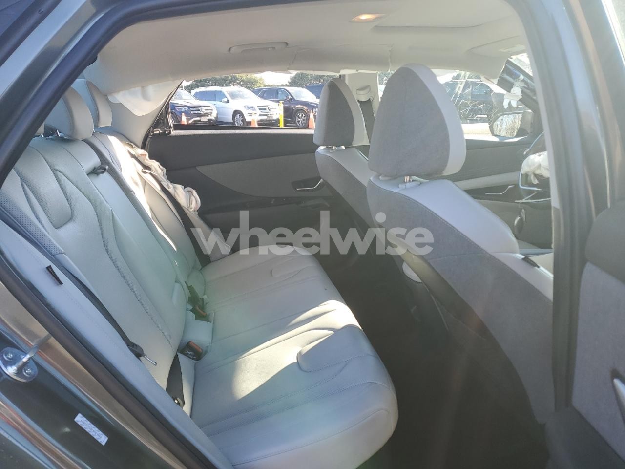 Photo 10 of 2025 HYUNDAI ELANTRA LIMITED (VIN KMHLN4DJ5SU121879)