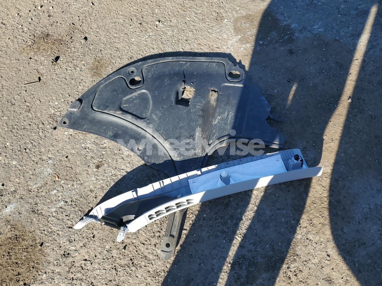 Photo 12 of 2025 HYUNDAI ELANTRA LIMITED (VIN KMHLN4DJ5SU121879)