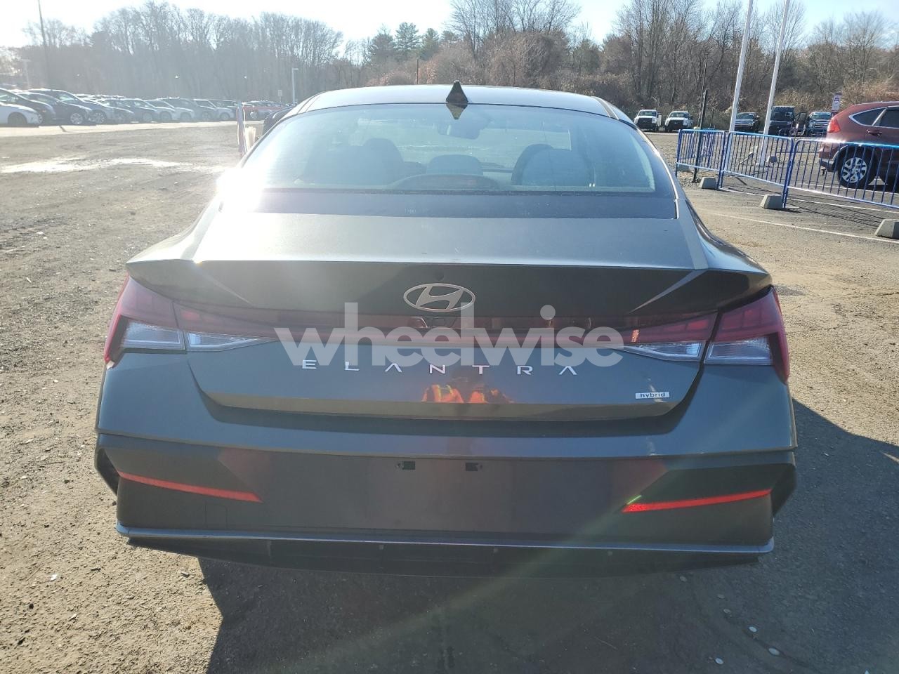 Photo 6 of 2025 HYUNDAI ELANTRA LIMITED (VIN KMHLN4DJ5SU121879)