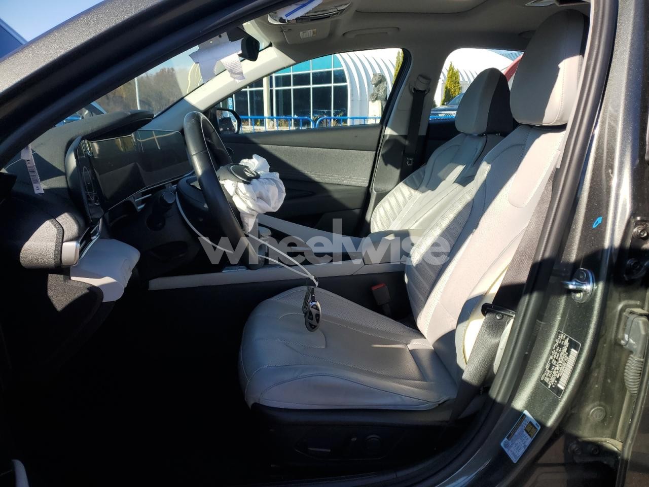 Photo 7 of 2025 HYUNDAI ELANTRA LIMITED (VIN KMHLN4DJ5SU121879)
