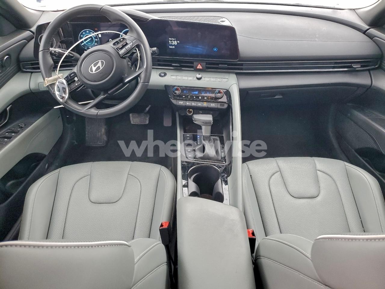 Photo 8 of 2025 HYUNDAI ELANTRA LIMITED (VIN KMHLN4DJ7SU145990)