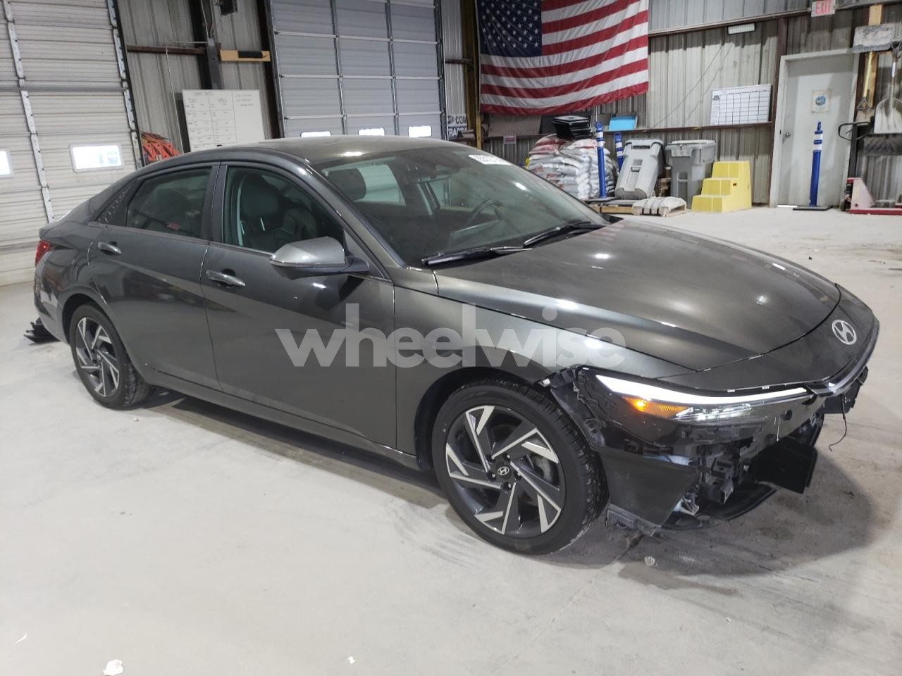 Photo 4 of 2024 HYUNDAI ELANTRA LIMITED (VIN KMHLP4DG3RU681246)