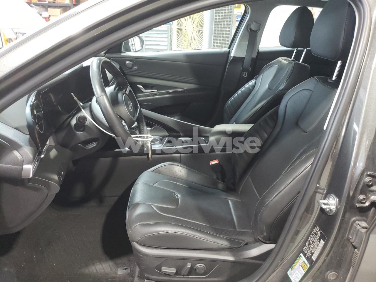 Photo 7 of 2024 HYUNDAI ELANTRA LIMITED (VIN KMHLP4DG3RU681246)