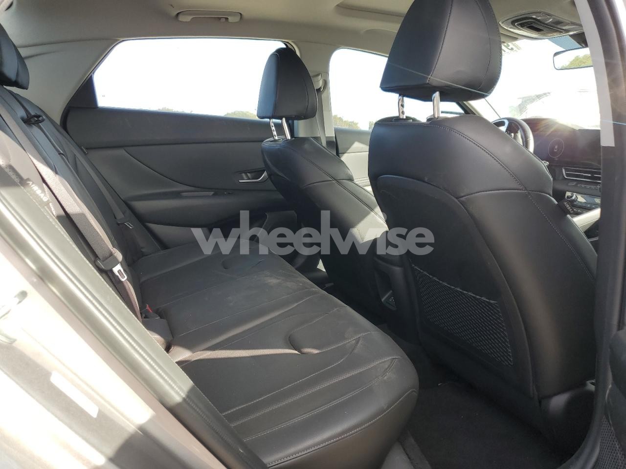 Photo 10 of 2024 HYUNDAI ELANTRA LIMITED (VIN KMHLP4DG3RU724158)