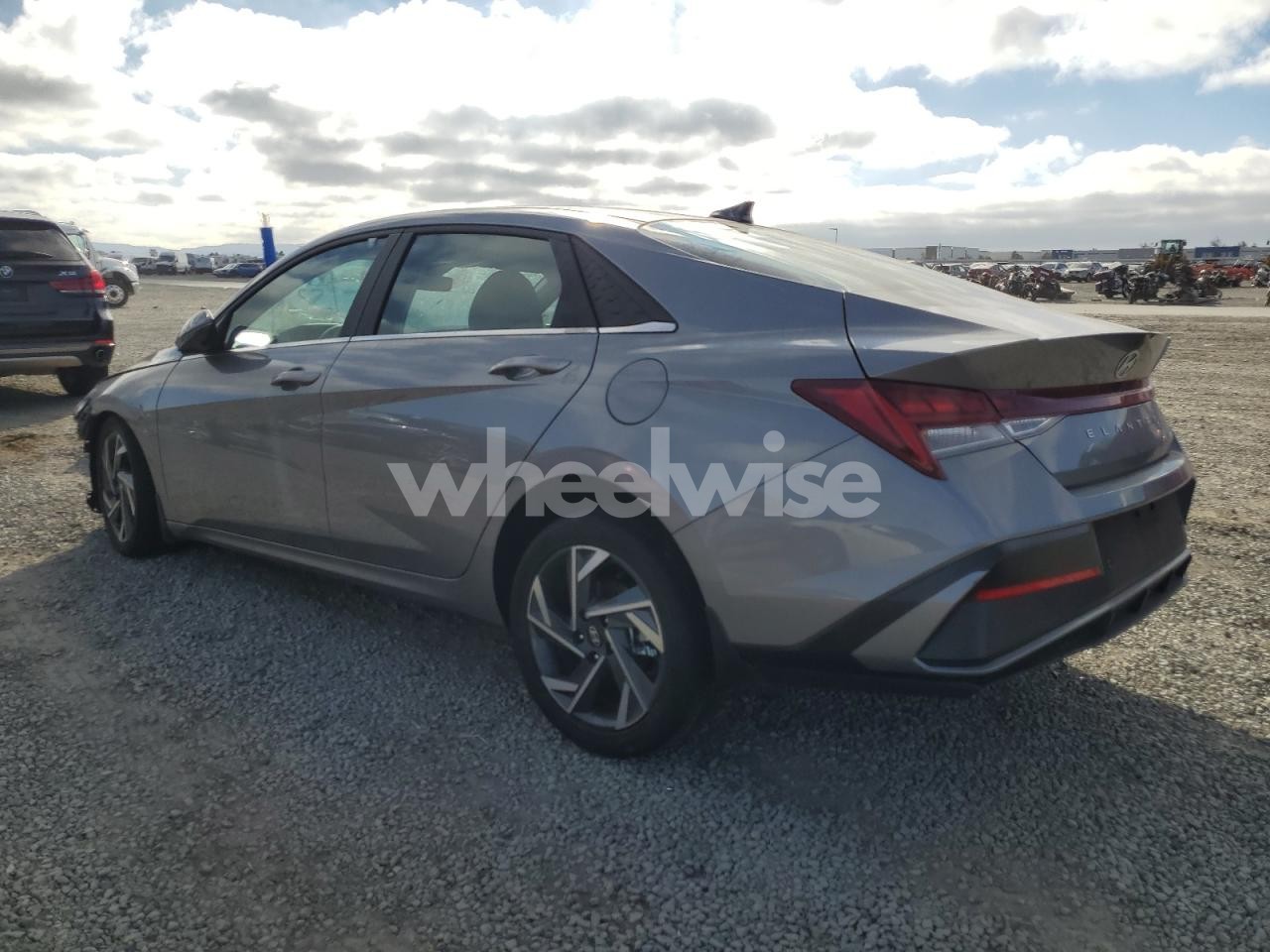 Photo 2 of 2024 HYUNDAI ELANTRA LIMITED (VIN KMHLP4DG3RU724158)