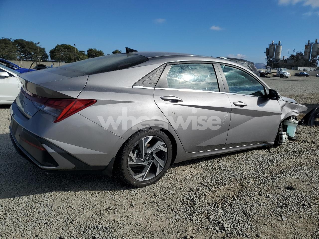 Photo 3 of 2024 HYUNDAI ELANTRA LIMITED (VIN KMHLP4DG3RU724158)