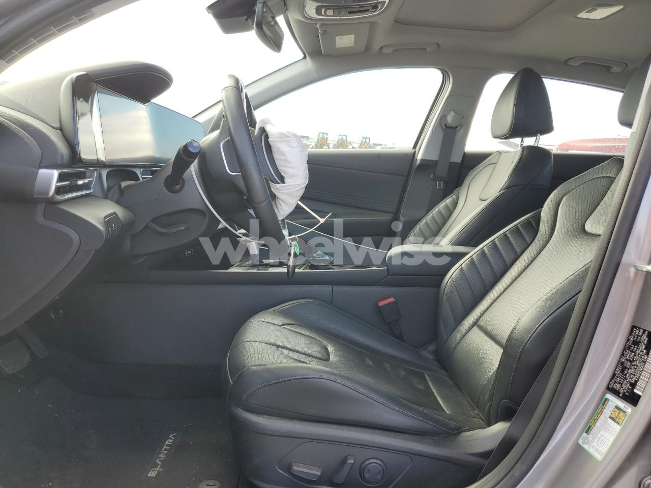 Photo 7 of 2024 HYUNDAI ELANTRA LIMITED (VIN KMHLP4DG3RU724158)