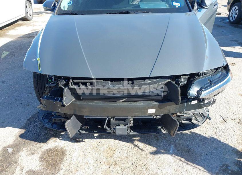 Photo 6 of 2024 Hyundai Elantra LIMITED (VIN KMHLP4DG3RU832182)