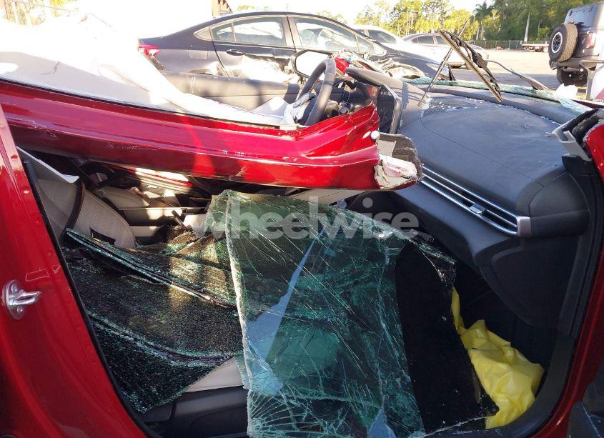 Photo 5 of 2024 Hyundai Elantra LIMITED (VIN KMHLP4DG5RU764628)