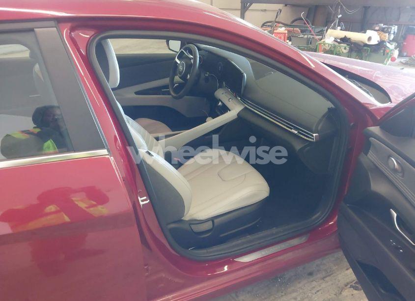 Photo 5 of 2024 Hyundai Elantra LIMITED (VIN KMHLP4DG6RU831236)