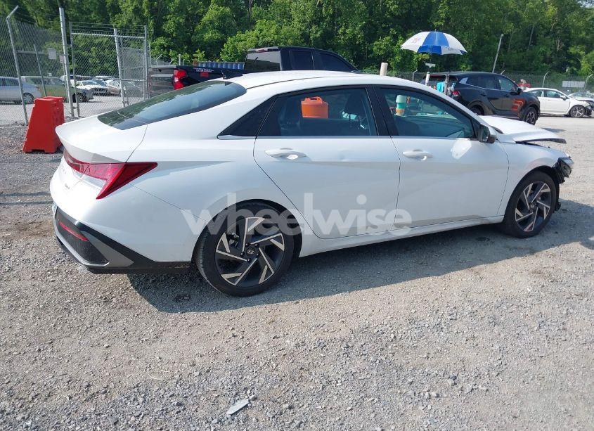 Photo 4 of 2024 Hyundai Elantra LIMITED (VIN KMHLP4DG9RU800577)