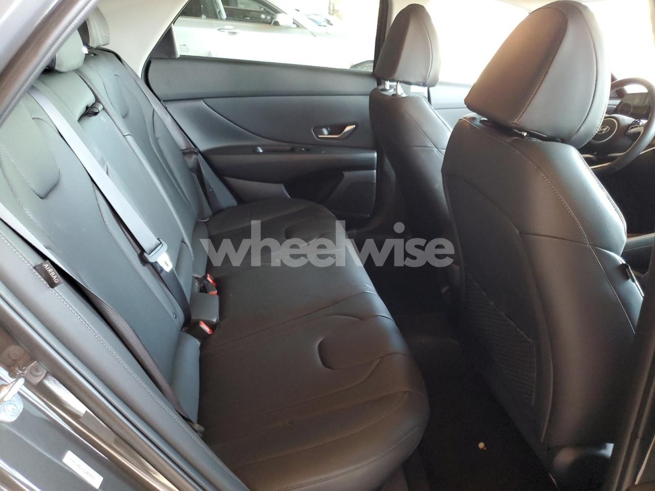 Photo 10 of 2025 HYUNDAI ELANTRA LIMITED (VIN KMHLP4DGXSU957413)