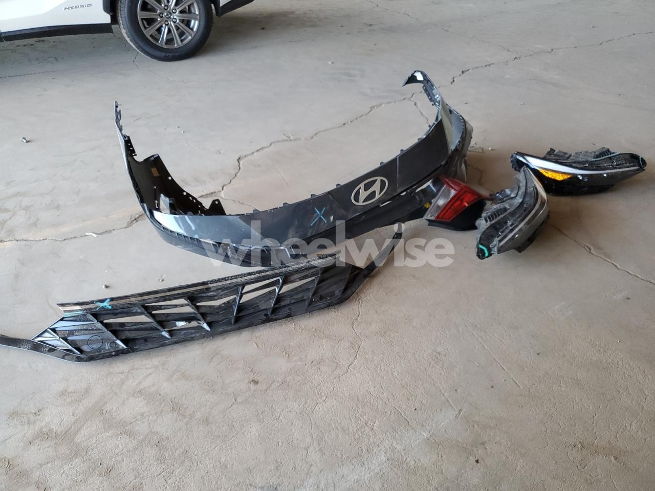 Photo 12 of 2025 HYUNDAI ELANTRA LIMITED (VIN KMHLP4DGXSU957413)