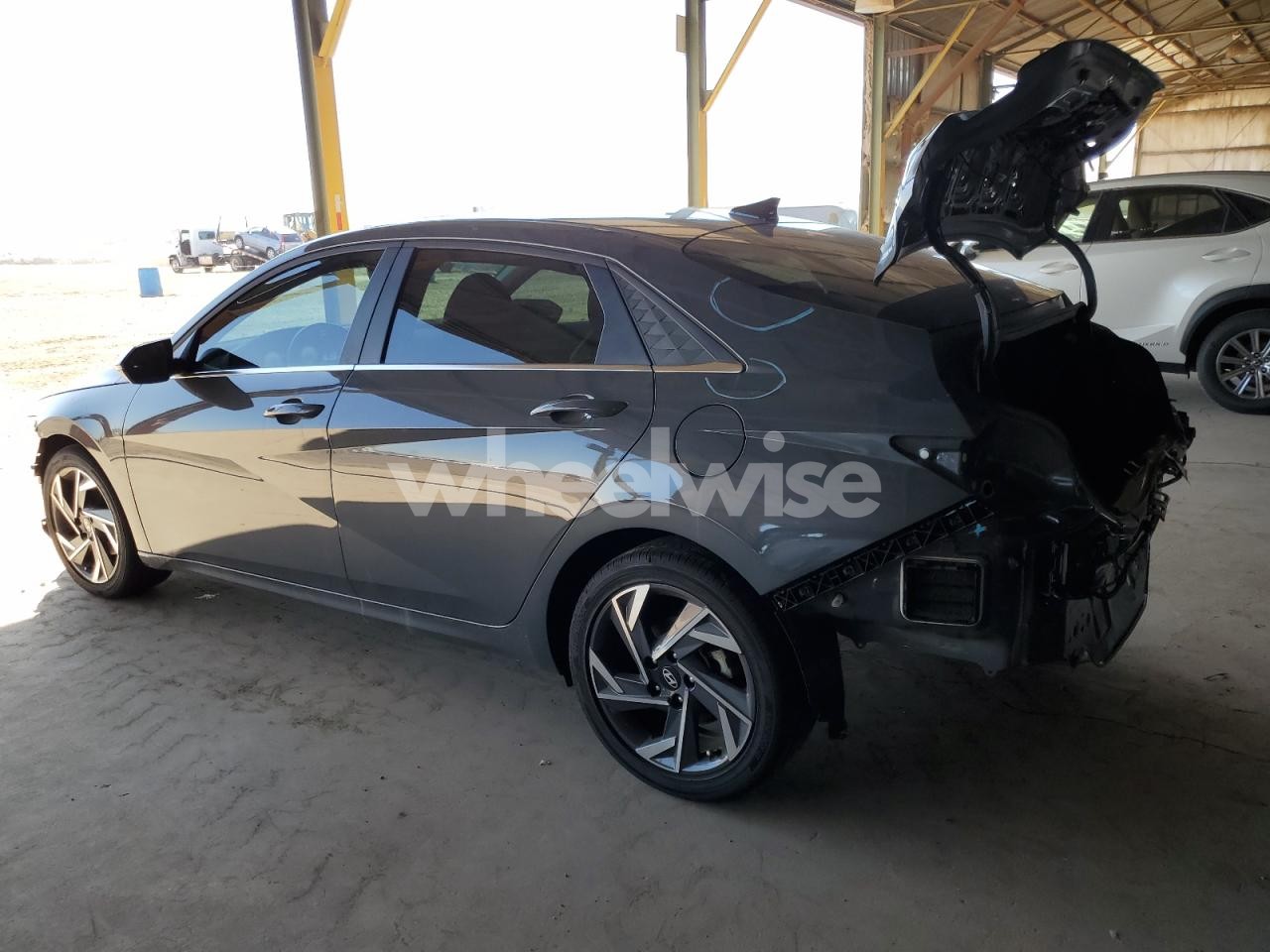 Photo 2 of 2025 HYUNDAI ELANTRA LIMITED (VIN KMHLP4DGXSU957413)