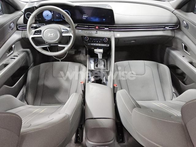Photo 8 of 2025 HYUNDAI ELANTRA SEL (VIN KMHLS4DG0SU004434)