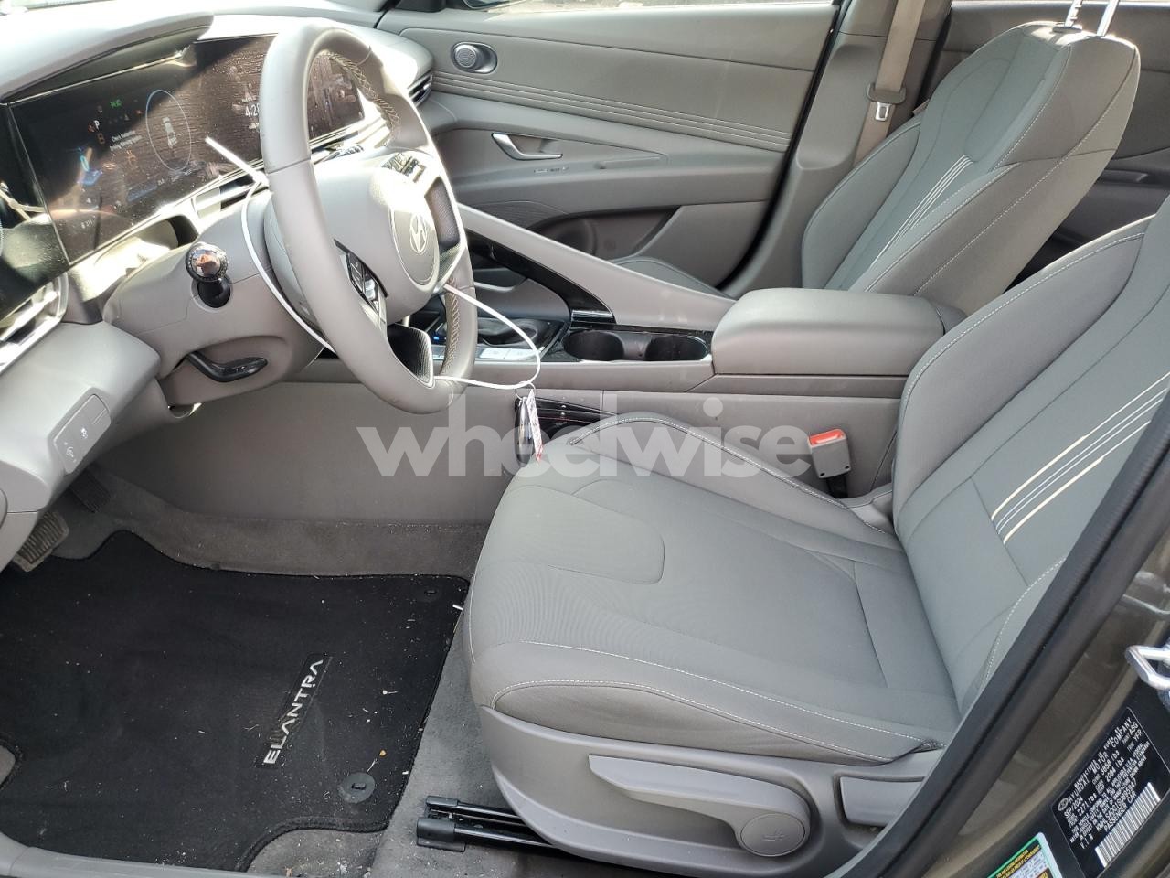 Photo 7 of 2025 HYUNDAI ELANTRA SEL (VIN KMHLS4DG1SU895947)