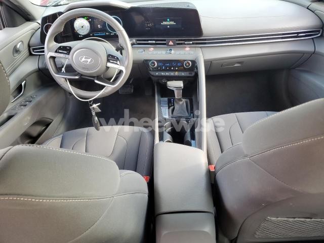 Photo 4 of 2025 HYUNDAI ELANTRA SEL (VIN KMHLS4DG1SU950588)