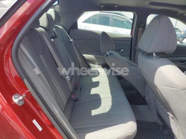 2024 HYUNDAI ELANTRA SEL (VIN KMHLS4DG2RU687232) main photo