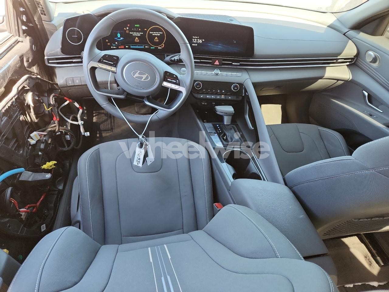 Photo 8 of 2024 HYUNDAI ELANTRA SEL (VIN KMHLS4DG2RU807109)